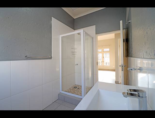 2 BEDROOM APARTMENT FOR SALE IN MONTGOMERY PARK
